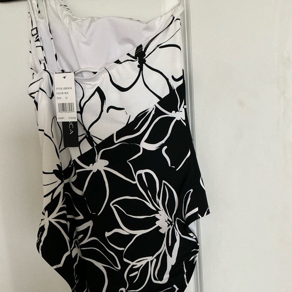 La Blanca Black and White One Piece Swimsuit - Picture 3 of 11